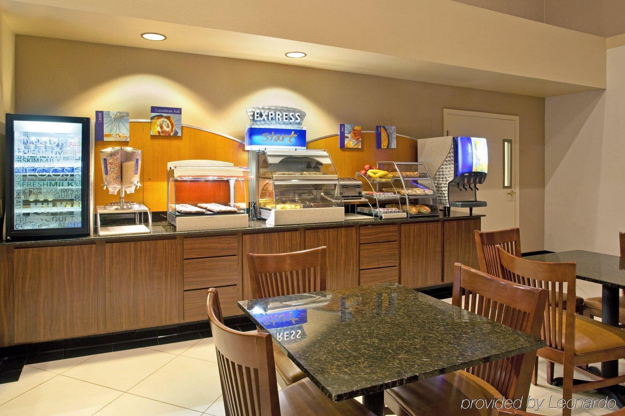 Holiday Inn Express & Suites Rancho Mirage - Palm Spgs Area By Ihg Restaurant photo